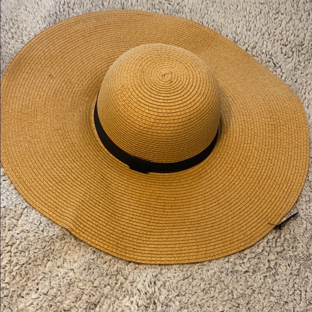 Floppy hat - Picture 2 of 2